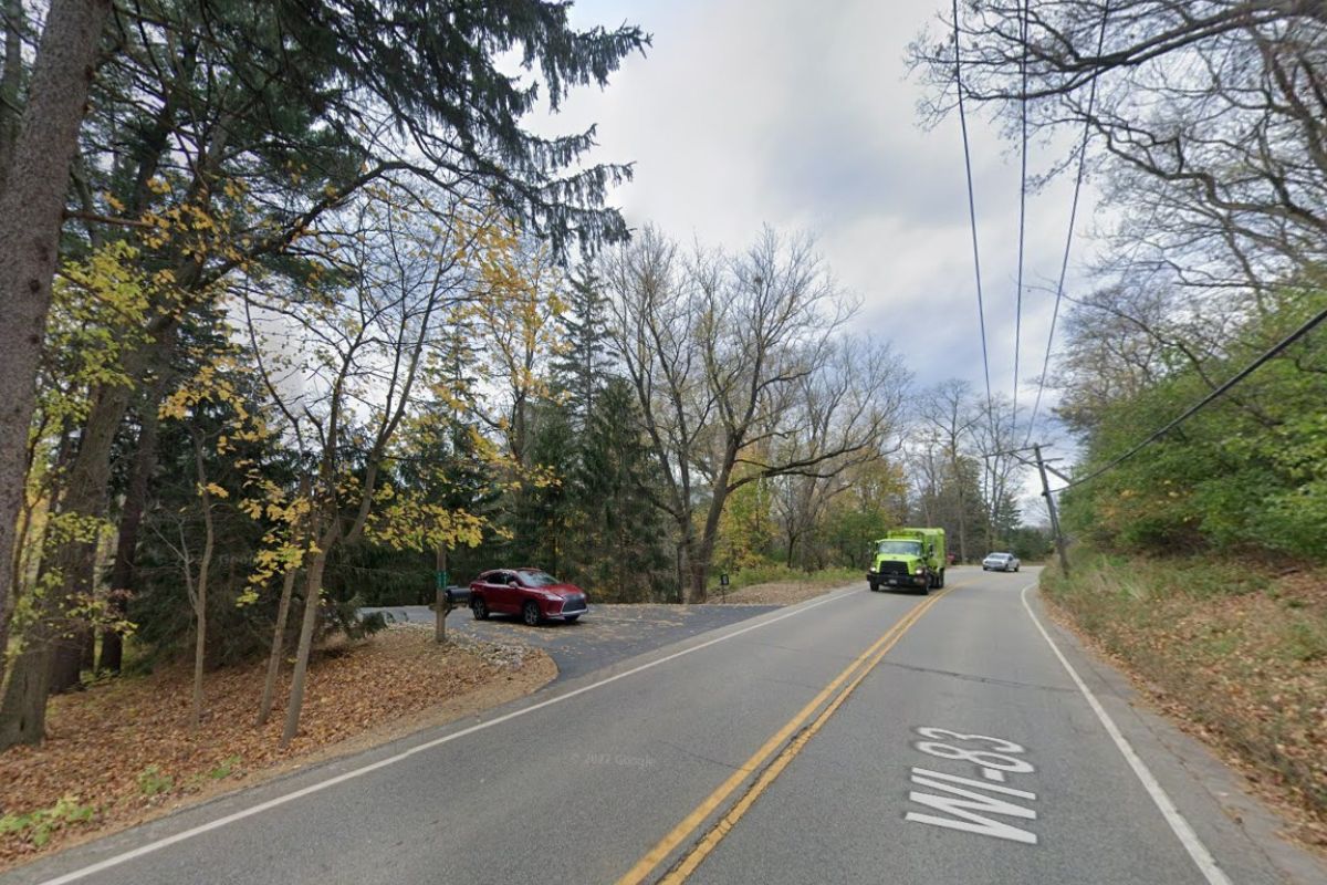 Streets in Chenequa, Wisconsin an area served by Affordable Auto Glass mobile repair services