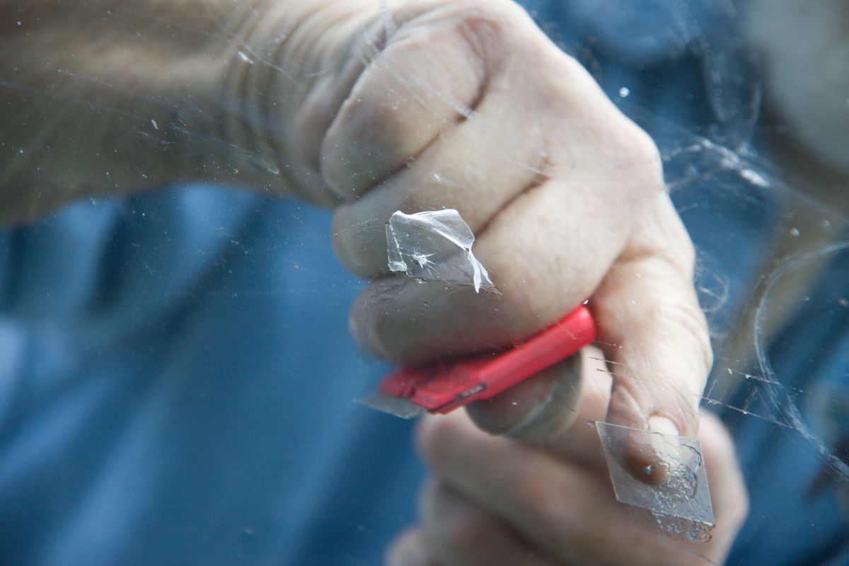 rock chips in windshield being repaird