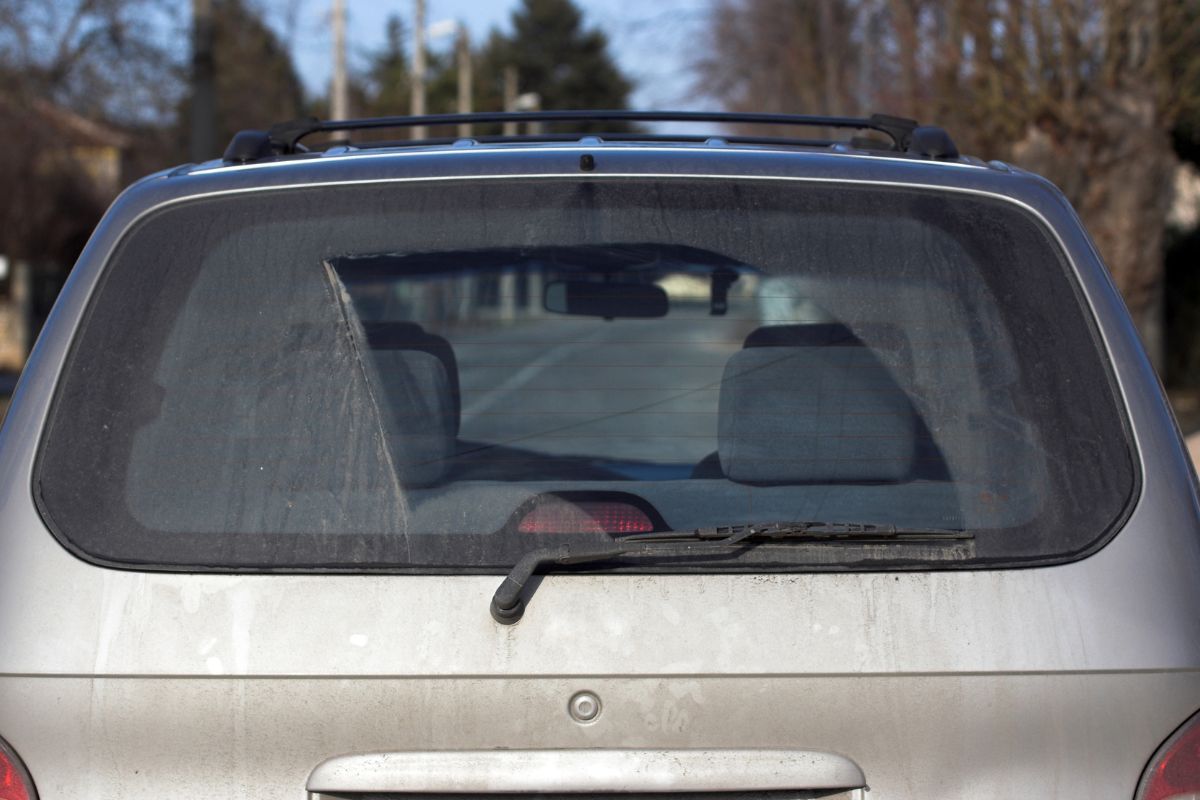 amaged SUV rear window needing back glass replacement in Menomonee Falls Wisconsin